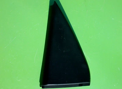 CUBIERTA DE LLENADO VENTANA PUERTA TRASERA DERECHA CHEVY METRO 95-01 OEM 30013958 GEO INTERIOR 4D Foto 1 de 4