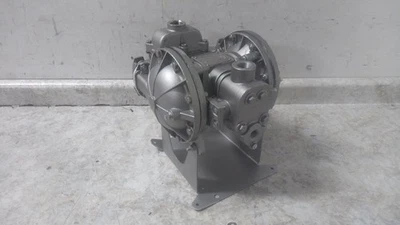 Sandpiper SB1,SGN5SS. 1 In NPT Connection 42 GPM Double Diaphragm Pump - Image 1 of 4