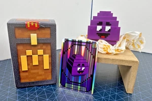 McDonald’s A Minecraft Film Grimassenei Happy Meal Spielzeug mit Box und unbenutztem Code - Bild 1 von 6