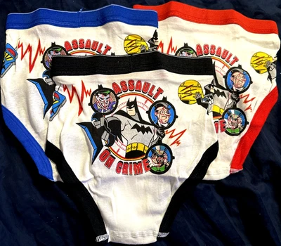 Vantage 1998 Fruit of The Loom Funpals Batman Boys Briefs Size 8 Pack of 3 - Image 1 of 4