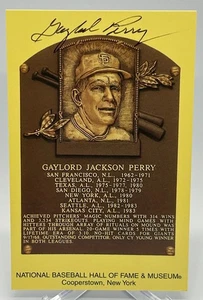 Hall of Fame Gaylord Perry autographed postcard. - Picture 1 of 1