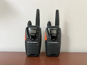 Paire de talkies-walkie radio 2 voies Motorola Talkabout fr50 sans clips ceinture - Photo 1/2