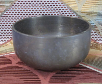 Orig.Used.Japanese Buddhist Bell .Singing Bowl.Copper Buddhist Bell .307g 10.8cm - Image 1 of 4