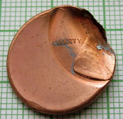 MINT ERROR - OFF CENTER STRIKE - UNITED STATES 1990's LINCOLN MEMORIAL CENT - Image 1 of 4