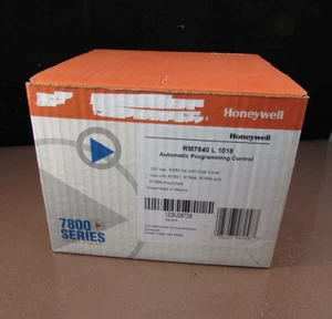 HONEYWELL BURNER CONTROL / RM7840 L-1018 RM7840L1018 - Picture 1 of 1