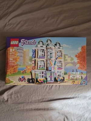 LEGO Friends: Emma's Art School (41711) 844 pcs "READ" - Image 1 of 4