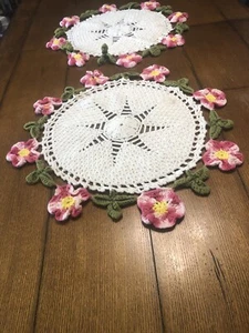 🌸 Handgehäkelte Deckchen - 2er Set passend - Bild 1 von 8