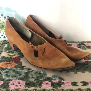 Vintage Pilter DeLiso Suede Pumps, 1950s Caramel Brown Low Heel Shoes Sz 6.5
