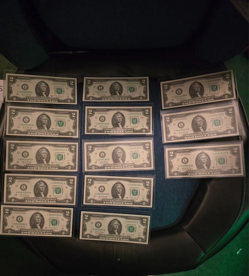 NEW Uncirculated Two Dollar Bills Series 2017A $2 Sequential Notes Lot of 13 - Image 1 of 1