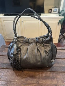 Brighton Metallic Zinngrau Greta Garbo Schultertasche Hobo Handtasche mit Anhänger - Bild 1 von 11