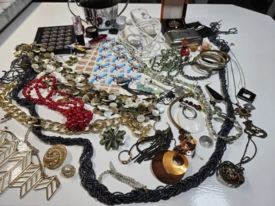 House Clearance Job Lot Mixed Items Modern Vintage Antique Collection/3 - Image 1 of 4