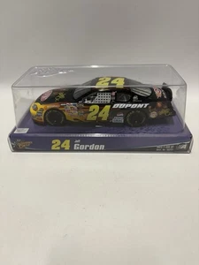 2004 Jeff Gordon 1:24 Monte Carlo Wizard of Oz Car - Picture 1 of 3