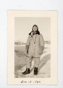 Militär Pilot im Fluganzug Uniform Vintage Schnappschuss Foto - Bild 1 von 3