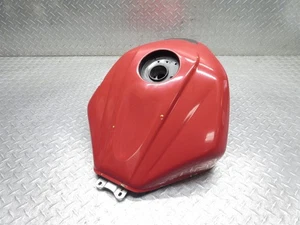 2005 03-05 Yamaha YZFR6 R6 Gas Tank Fuel Petrol Reservoir READ NOTES - Picture 1 of 22