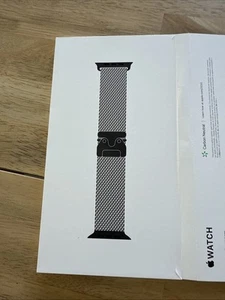 Apple Watch 49mm Black Titanium Milanese Band Nike Medium - Photo 1 sur 5