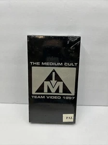 THE MEDIUM CULT TEAM VIDEO 1997 NEW SEALED FILM OF THE YEAR AGGRESSIVE SKATING - Picture 1 of 9