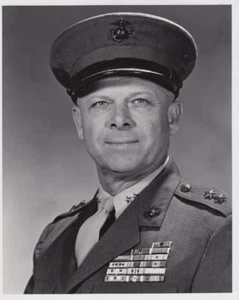 U.S.M.C Mayor General Lowell E. Inglés - Retrato Oficial - Foto de Prensa - Imagen 1 de 1