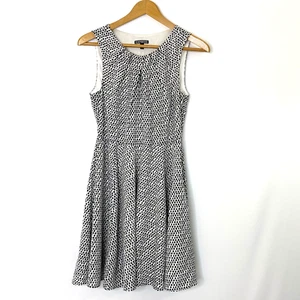 Express Fit & Flare Sleeveless Dress Womens Size Medium 6 Black White Print - Picture 1 of 12