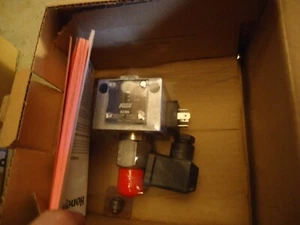 Honeywell DCM6 Pressure Switch DCM6 New In Box - Picture 1 of 2