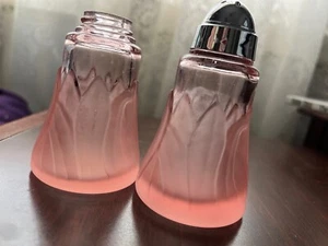 Viking Glass Epic Leaf Satin Glass salt and pepper shakers - Picture 1 of 4