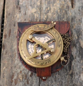 Vintage Messing Sonnenuhr Kompass mit Kette & Lederbox Maritim Geschenk Kompass - Bild 1 von 6