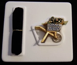 Estee Lauder Flower Cart Solid Perfume Compact NEW! - Picture 1 of 3