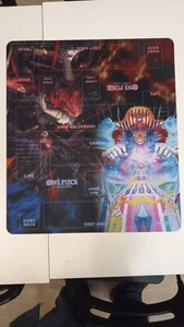 ONE PIECE TCG 2 PLAYER OFFICIAL PROMO PLAYMAT BAGY SHANKS - Foto 1 di 1