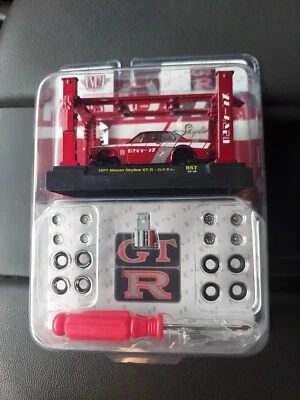 M2 Machines 1/64 Lift Series 1971 Nissan Skyline GT-R Red R57 23-10 New Release - Image 1 of 4