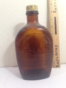 Brown glass Bottle Vintage Mount Rushmore Log Cabin Syrup 1970s with Lid - Picture 1 of 5