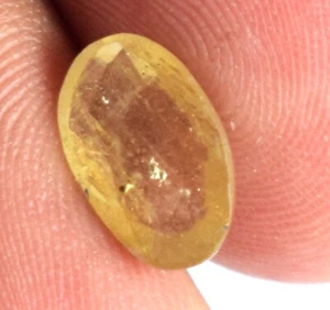 Gemma sfusa ovale zaffiro giallo ceylon naturale 1,70 ct certificata B77493 - Foto 1 di 9