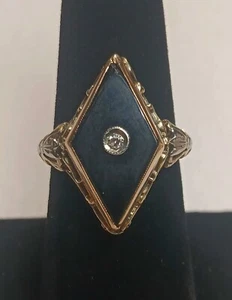 Anello vittoriano in oro 14 kt con diamanti e onice misura 8 - Foto 1 di 8