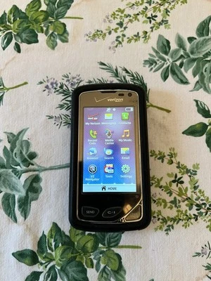 LG Chocolate Touch - Image 1 of 4