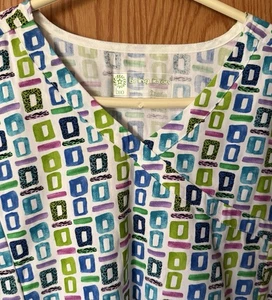 Colorful women’s Scrub Top Size 3x New With Tags - Picture 1 of 10