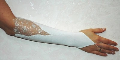 Braut Handschuhe  30-40cm Kommunion Braut Weiß,Elfenbein und m Stickerei 09 - Bild 1 von 4