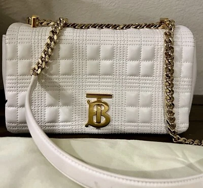 Bolso Bandolera Burberry Lola Pequeño Blanco Acolchado Cadena Dorada Nuevo sin Etiquetas Precio de venta sugerido por el fabricante $2.090 Foto 1 de 4