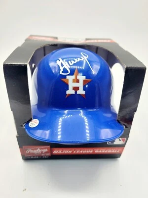 Minicasco firmado por José Altuve de los Astros de Houston certificado de autenticidad Foto 1 de 4