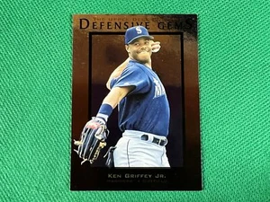 1997 Upper Deck #150 Ken Griffey Jr. DG Seattle Mariners - Picture 1 of 1