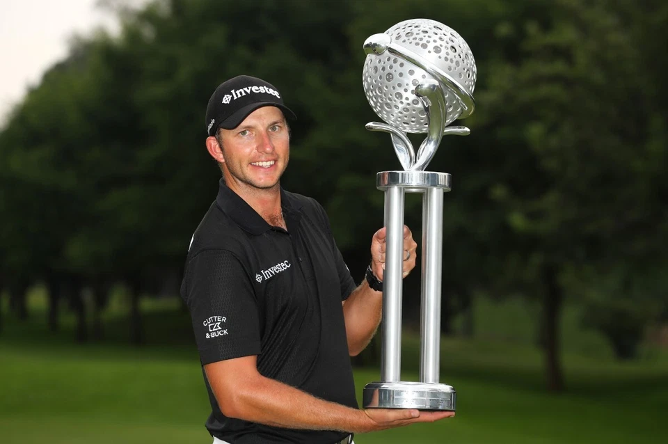 Foto A 8x10 de Dean Burmester sem assinatura - Imagem 1 de 1