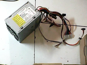 Alimentation DELTA ELECTRONICS DPS-475CB A REV 03F 450937-001 475W - Photo 1/1