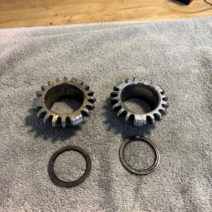 Chrome Norton Commando Exhaust Nut Set - Picture 1 of 7