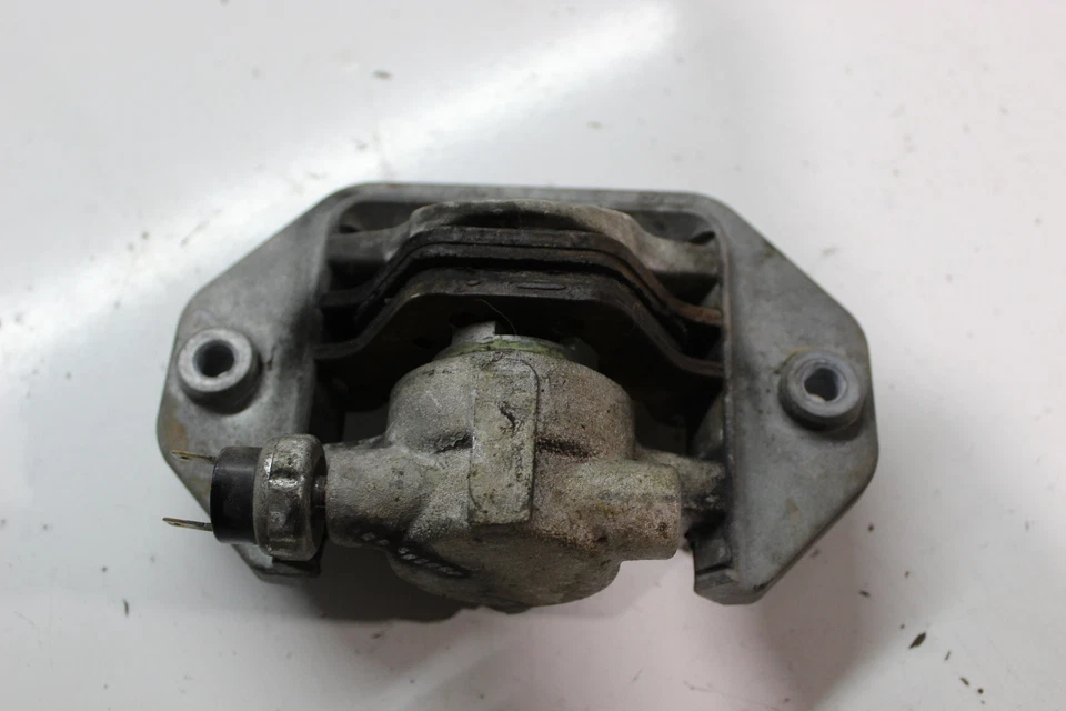 1996 POLARIS RMK 500 КАРБЮРАТОР ТОРМОЗ СУППОРТ - Изображение 1 из 4