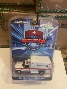 Greenlight Diecast 1:64 First Responder 1995 Ford F-350 Ambulance Detroit Fire - Bild 1 von 1