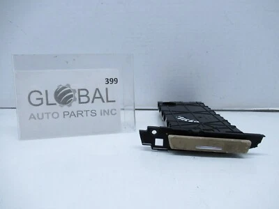 06-13 宝马 E90 E91 E92 E93 M3 328i 335i 右乘客侧杯架 原始设备制造商 — 第 1/4 张图片