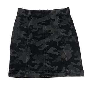 Free People Schwarz Camouflage Minirock Camouflage Denim Y2K Modern Stretch Damen 2 - Bild 1 von 8