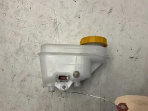 2023 Subaru WRX Brake Master Reservoir MT OEM - Picture 1 of 7