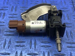 2018-2020 VOLVO S90 FRONT LEFT DRIVER POWER SEAT ADJUSTING RAIL MOTOR C11726-106 - Picture 1 of 12