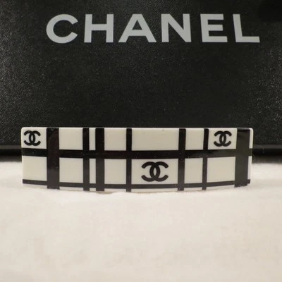 WOMEN'S AUTH CHANEL CC LOGO BLACK & WHITE LARGE HAIR CLIP BARRETTE GOOD-VG COND! - Image 1 of 4