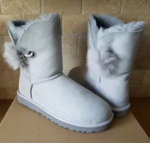 Botas UGG Irina Swarovski Cristal Pin Bling Toscana Pom Pom Gris Violeta Talla 5 W - Imagen 1 de 7