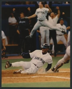 1995 Ken Griffey Jr "Scores Winning Run in ALDS" Iconic Mariners Playoff Photo - Bild 1 von 2