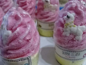 Bomb Cosmetics - Drama Llama Bath Creamer - Picture 1 of 1